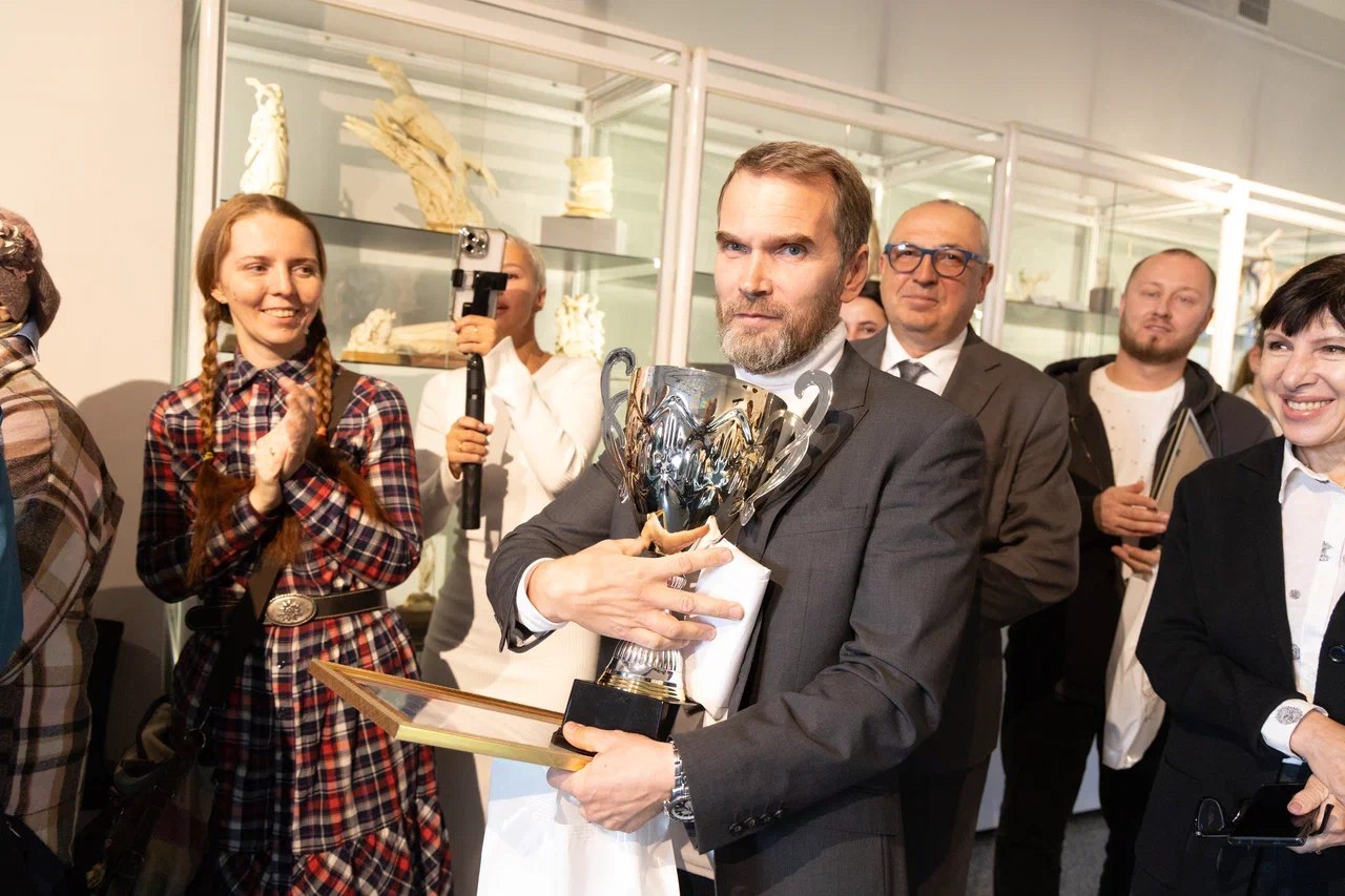 Юбилейный фестиваль косторезного искусства собрал в Магадане талантливейших мастеров в 2025 году Юбилейный фестиваль косторезного искусства собрал в Магадане талантливейших мастеров в 2025 году