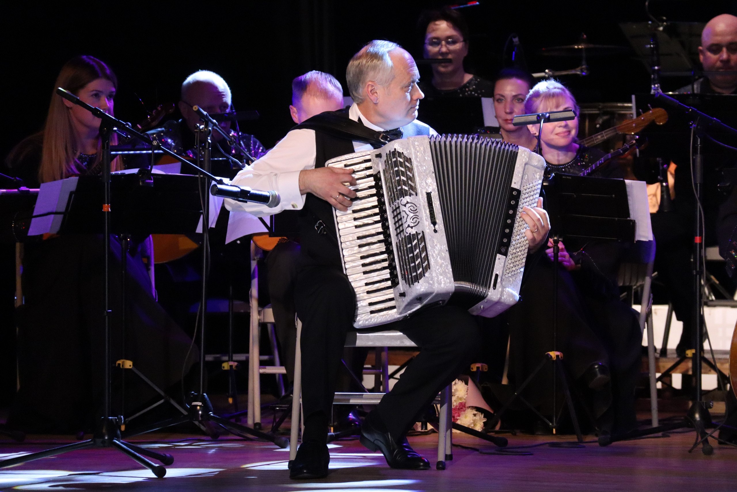 Сегодня юбилей отмечает почетный работник культуры Магаданской области, главный дирижер Магаданского русского оркестра Сергей Шумков Сегодня юбилей отмечает почетный работник культуры Магаданской области, главный дирижер Магаданского русского оркестра Сергей Шумков