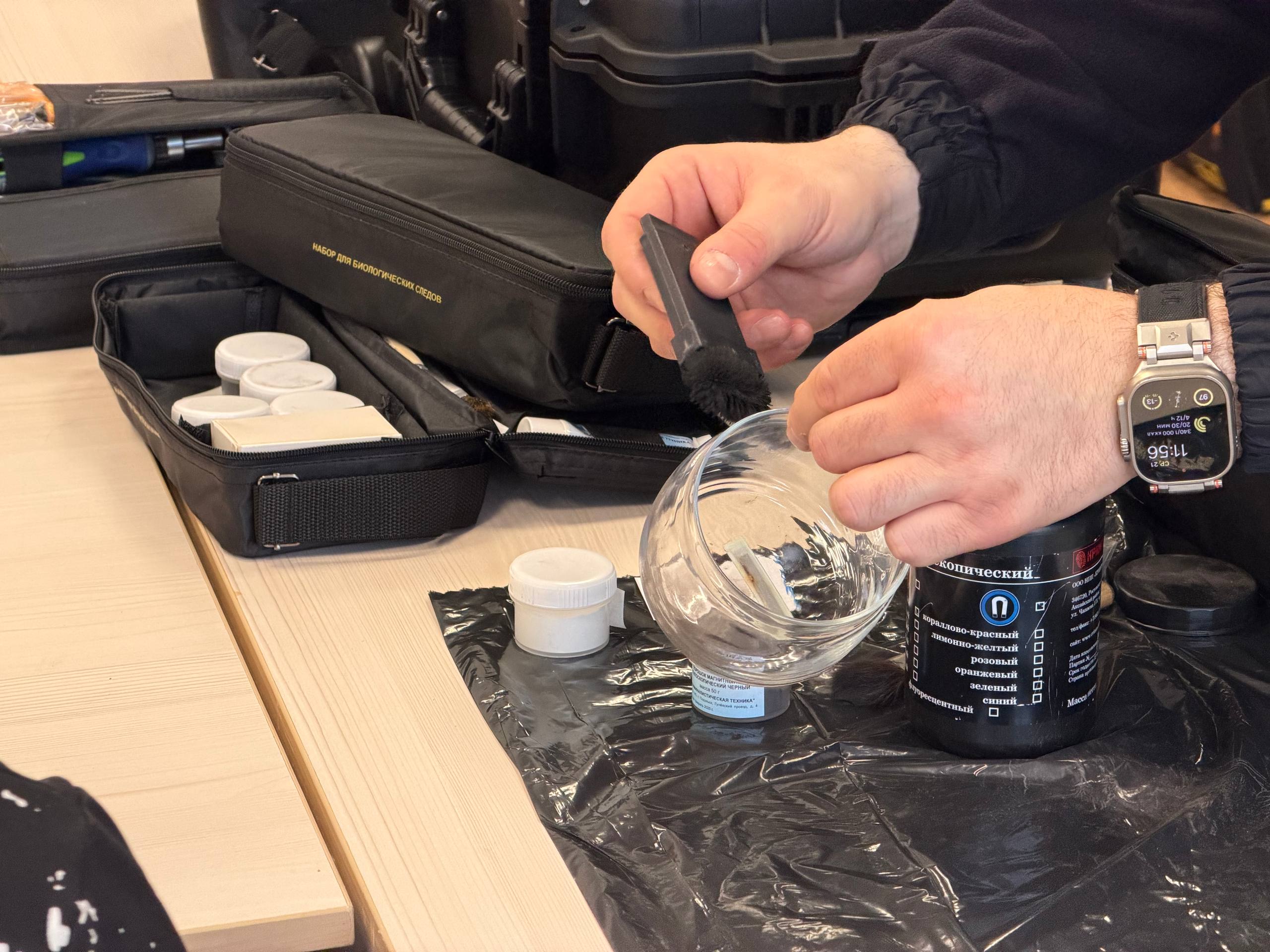 Ничего не проходит бесследно: Магаданские студенты узнали секреты работы полицейских экспертов-криминалистов Ничего не проходит бесследно: Магаданские студенты узнали секреты работы полицейских экспертов-криминалистов