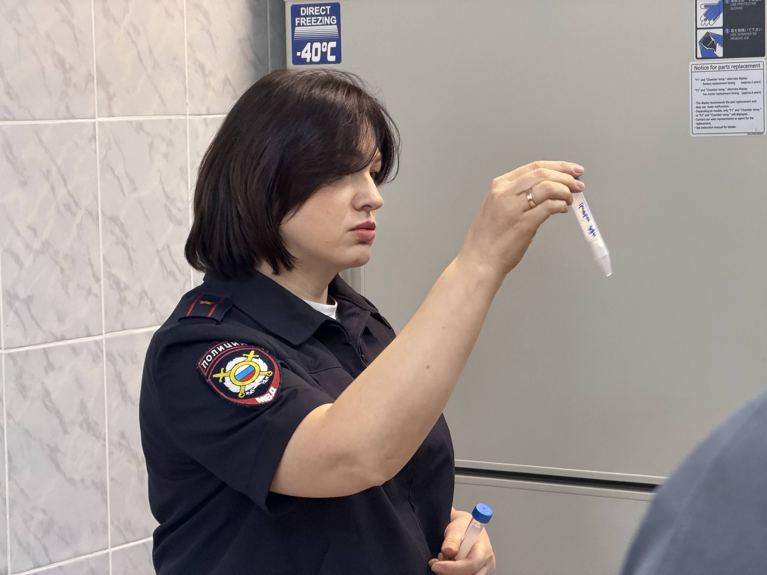 Ничего не проходит бесследно: Магаданские студенты узнали секреты работы полицейских экспертов-криминалистов Ничего не проходит бесследно: Магаданские студенты узнали секреты работы полицейских экспертов-криминалистов