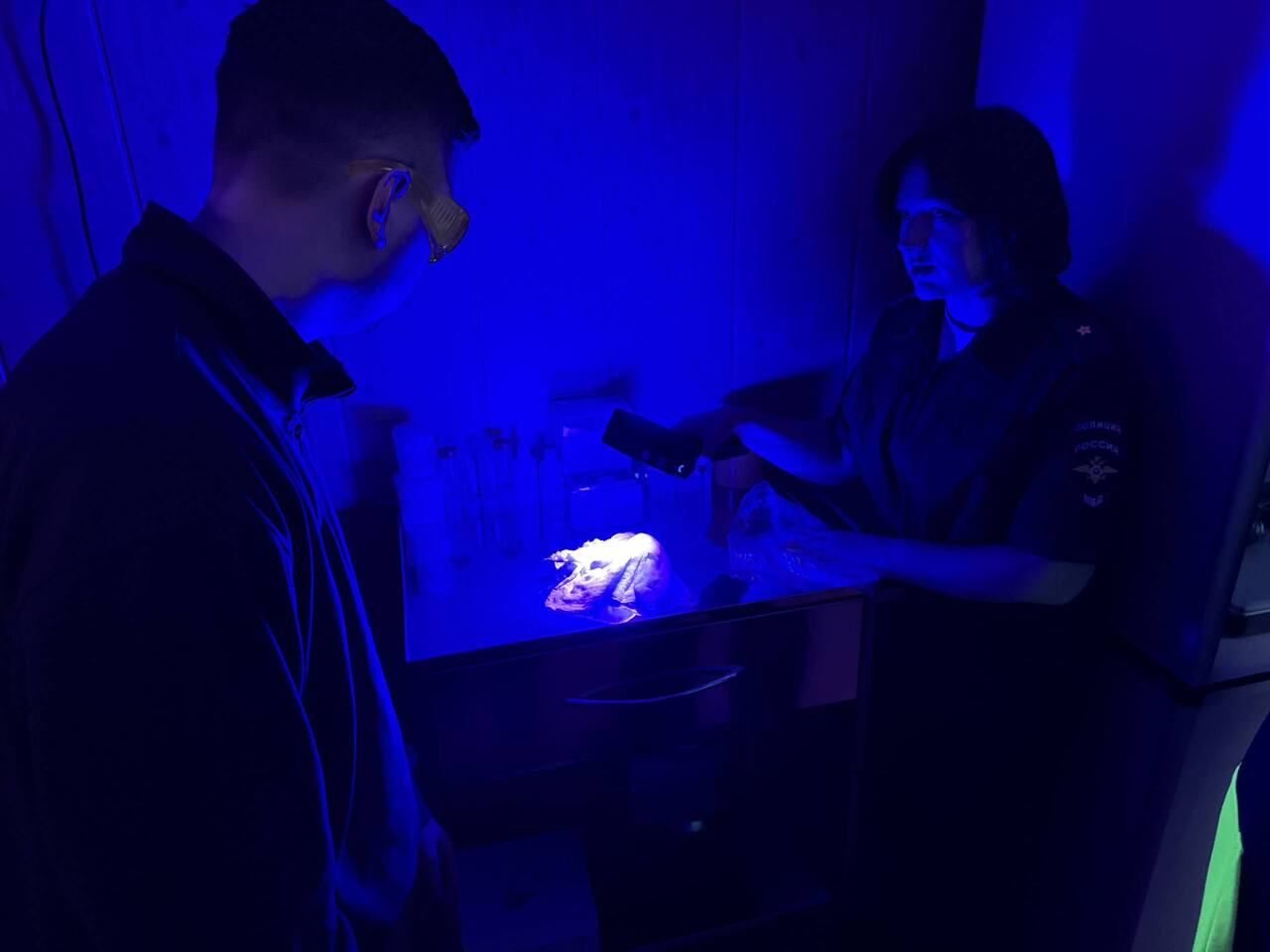 Магаданские студенты узнали о работе полицейских экспертов-криминалистов Магаданские студенты узнали о работе полицейских экспертов-криминалистов