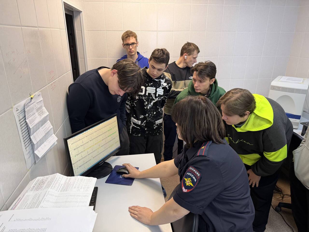 Магаданские студенты узнали о работе полицейских экспертов-криминалистов Магаданские студенты узнали о работе полицейских экспертов-криминалистов