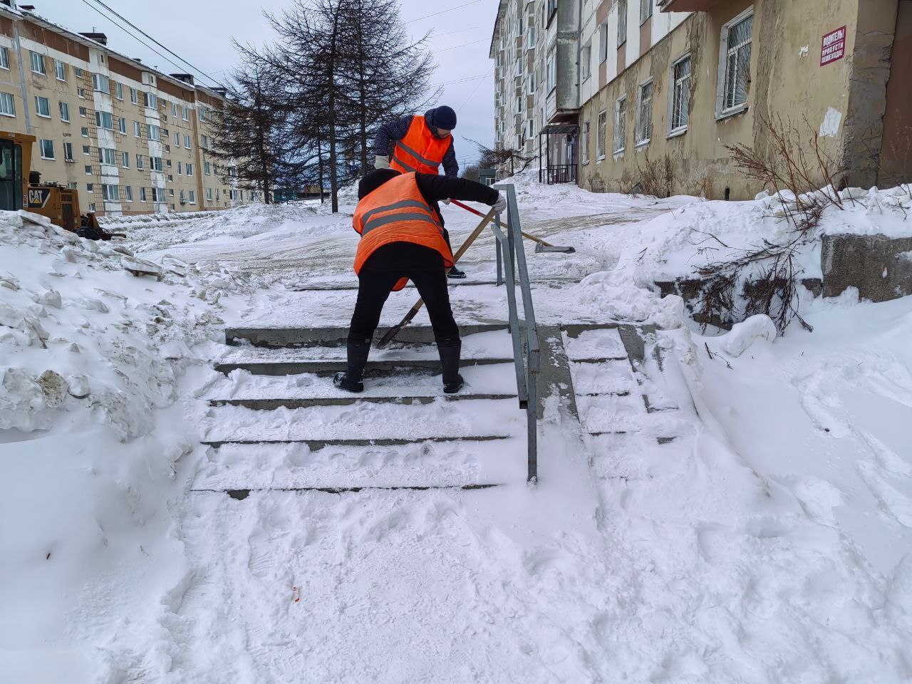 Снегоуборка днем и ночью: коммунальные службы продолжают интенсивную расчистку областного центра Снегоуборка днем и ночью: коммунальные службы продолжают интенсивную расчистку областного центра