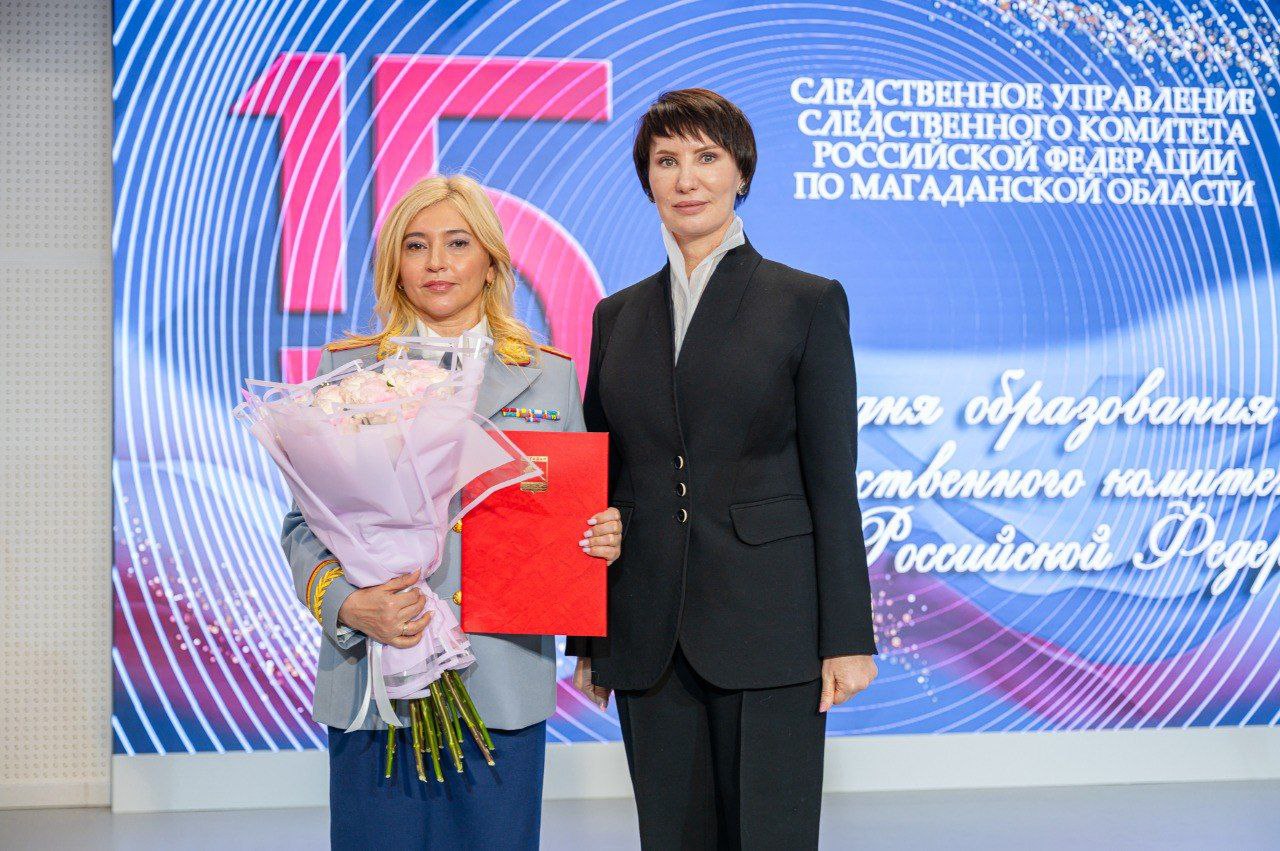 Лариса Поликанова: Сегодня слова поздравлений звучат для вас, уважаемые следователи! Именно 15 лет назад вступил в силу Федеральный закон, давший начало самостоятельности этого ведомства, окончательно разделив функции...