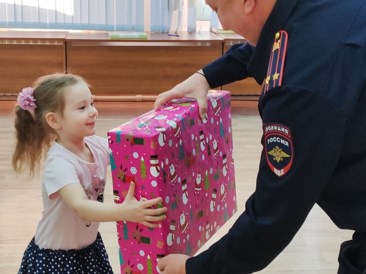 «Елка желаний» продолжает исполнять мечты юных колымчан «Елка желаний» продолжает исполнять мечты юных колымчан