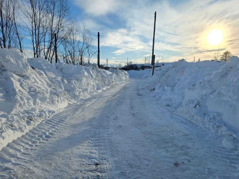 Режим ЧС из-за рекордных снегопадов отменен в колымских селах Балаганное и Талон