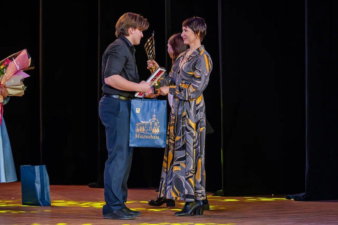 Лариса Поликанова: В Татьянин день поздравляю наших самых находчивых, целеустремленных, ярких, умных, красивых студентов Магадана! Вы – наше будущее и сила, наша гордость! Лариса Поликанова: В Татьянин день поздравляю наших самых находчивых, целеустремленных, ярких, умных, красивых студентов Магадана! Вы – наше будущее и сила, наша гордость!