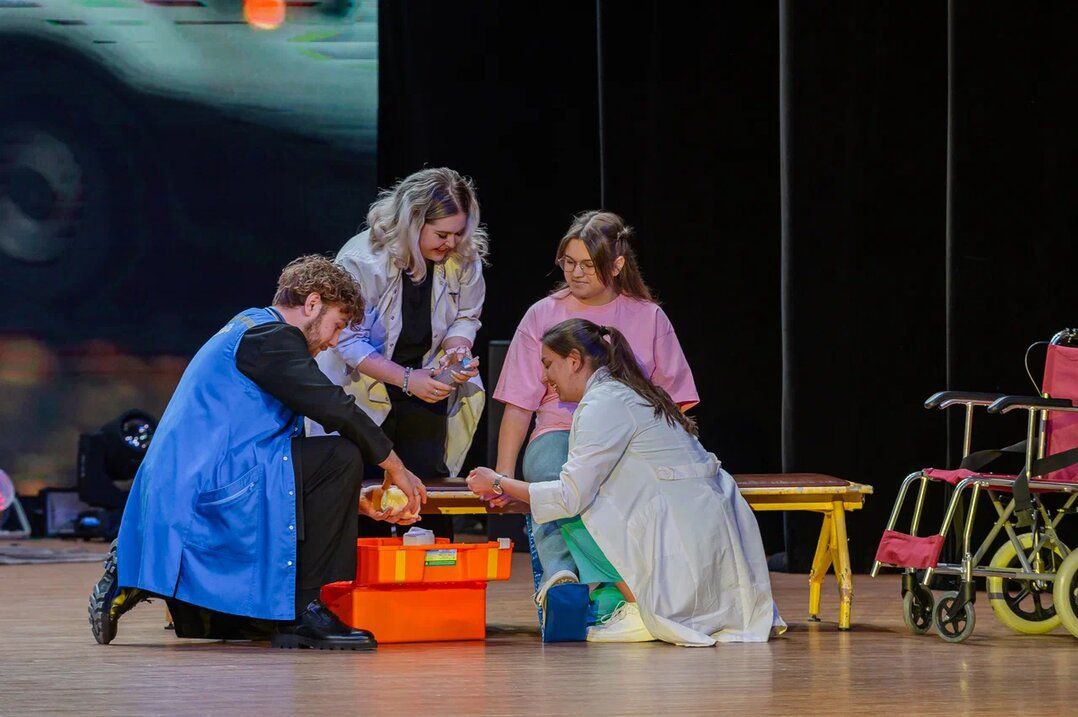 Лариса Поликанова: В Татьянин день поздравляю наших самых находчивых, целеустремленных, ярких, умных, красивых студентов Магадана! Вы – наше будущее и сила, наша гордость! Лариса Поликанова: В Татьянин день поздравляю наших самых находчивых, целеустремленных, ярких, умных, красивых студентов Магадана! Вы – наше будущее и сила, наша гордость!