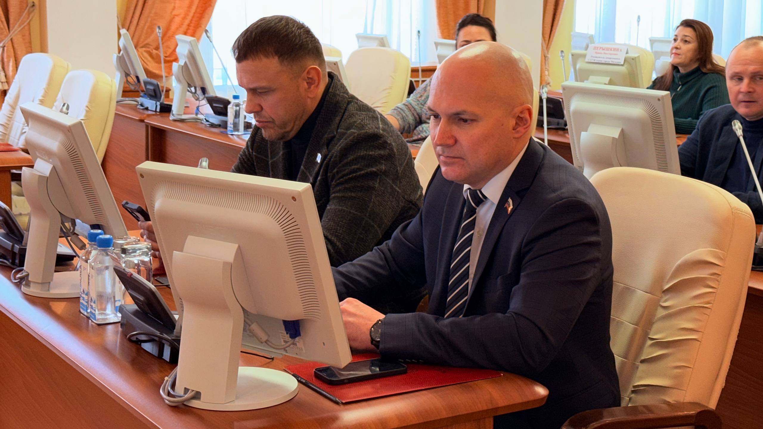 В Магаданской городской Думе прошло заседание постоянной депутатской комиссии по вопросам социальной политики, на котором обсуждались 4 вопроса В Магаданской городской Думе прошло заседание постоянной депутатской комиссии по вопросам социальной политики, на котором обсуждались 4 вопроса