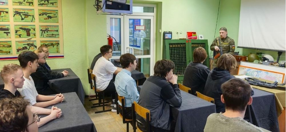 Военно-патриотические сборы проводят для будущих защитников Отечества на Колыме Военно-патриотические сборы проводят для будущих защитников Отечества на Колыме