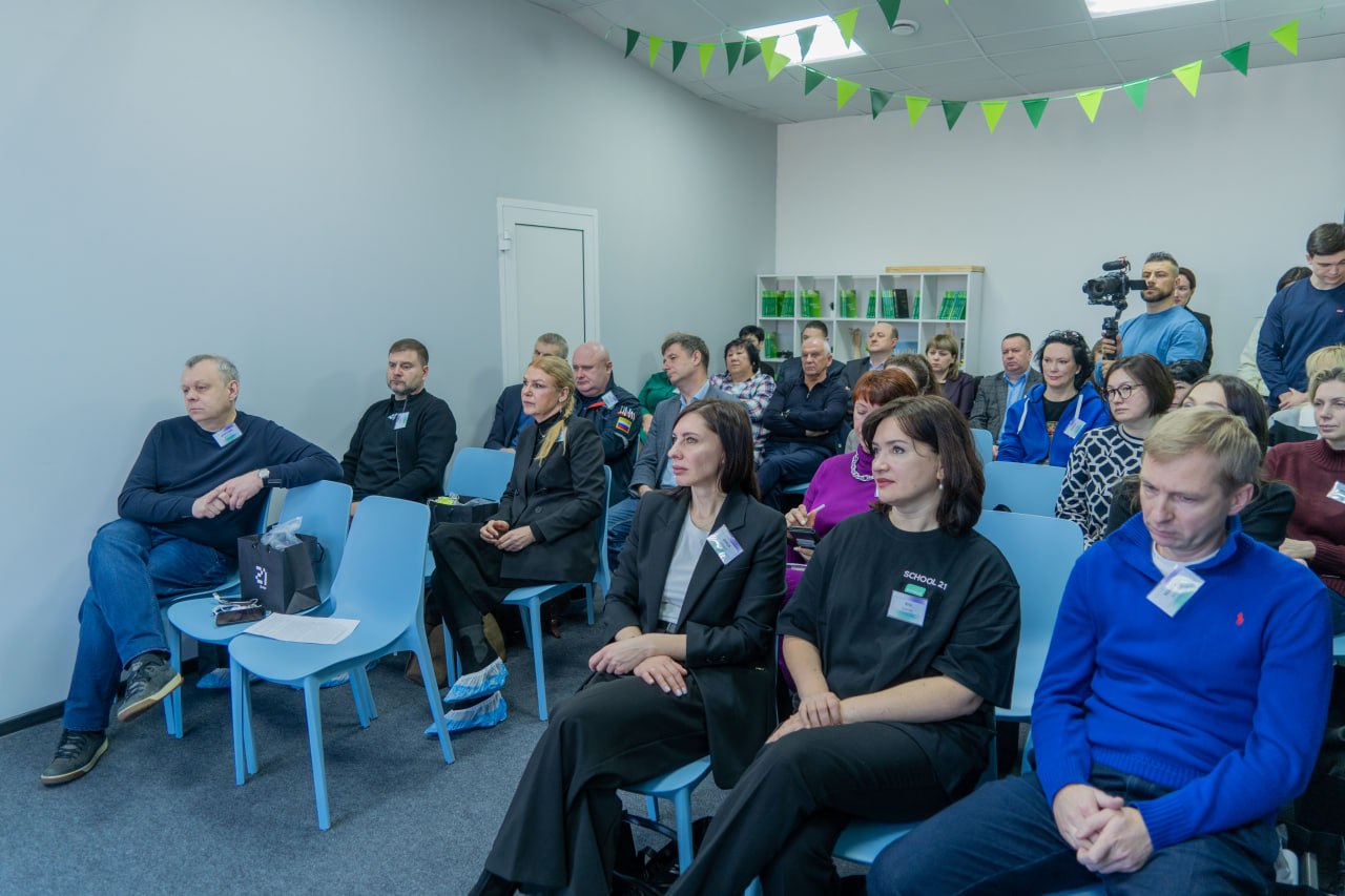 В «Школе 21» стартовал трёхдневный интенсив по искусственному интеллекту для руководителей областного правительства В «Школе 21» стартовал трёхдневный интенсив по искусственному интеллекту для руководителей областного правительства