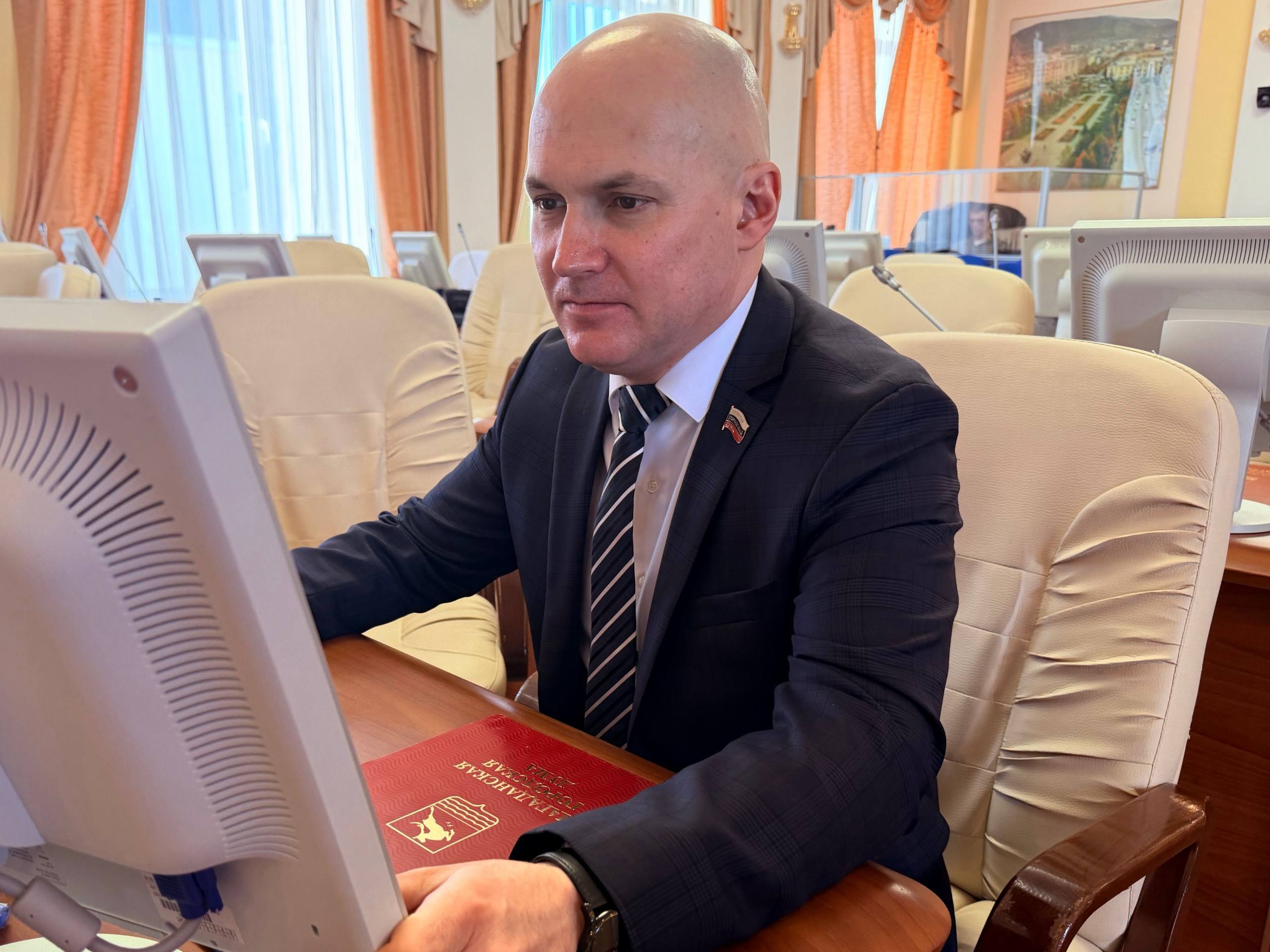 В Магаданской городской Думе обсудили новую меру поддержки участников СВО и членов их семей В Магаданской городской Думе обсудили новую меру поддержки участников СВО и членов их семей