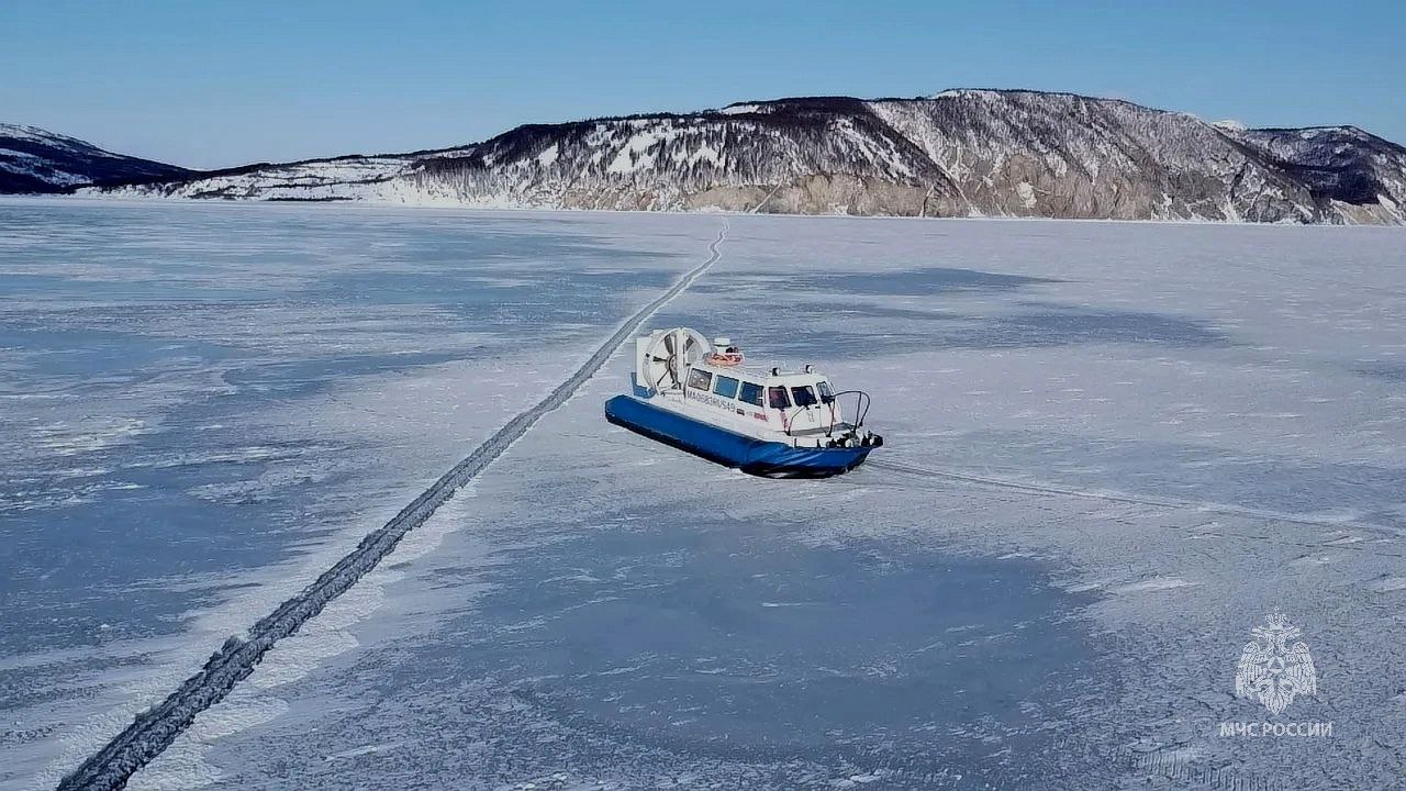 Сотрудники МЧС России провели профилактический рейд в бухте Гертнера Сотрудники МЧС России провели профилактический рейд в бухте Гертнера