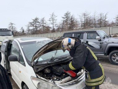В Магадане из-за крыс во время движения загорелся автомобиль