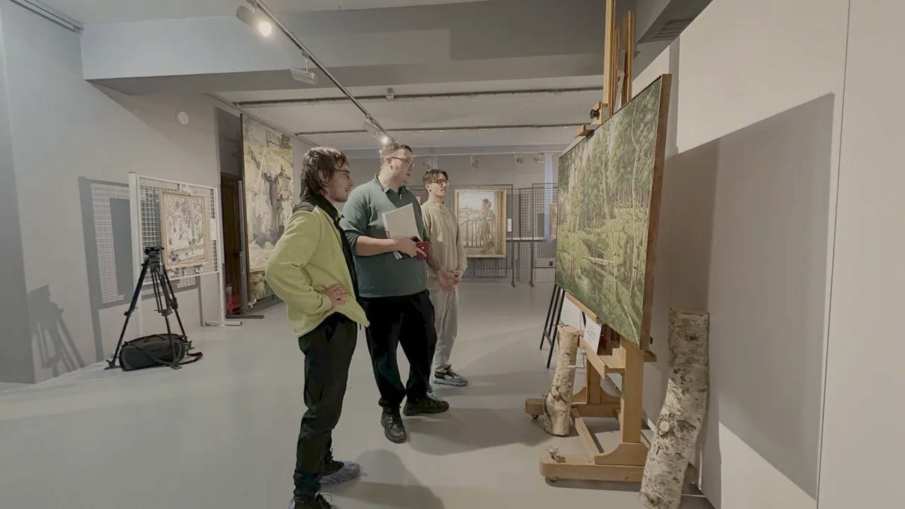 Выставку о людях и природе России открыли в Магаданском областном краеведческом музее