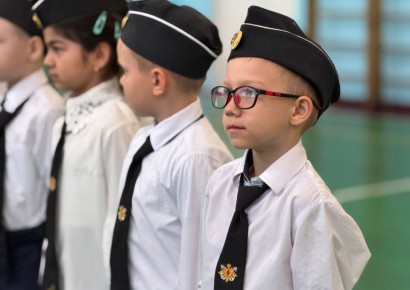 В Магадане в преддверии Дня защитника Отечества полицейские и общественники приняли участие в проведении смотра песни и строя