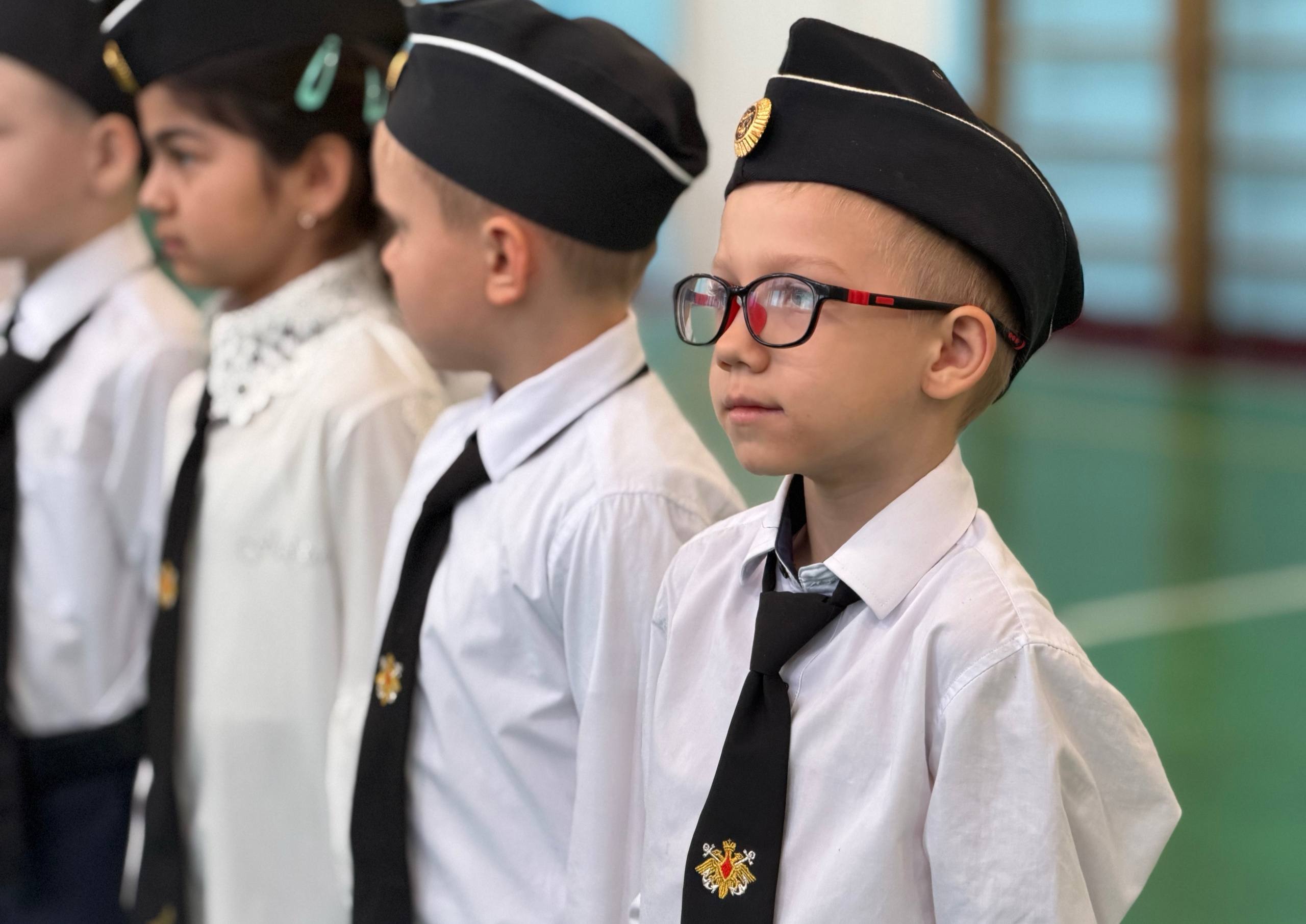 В Магадане в преддверии Дня защитника Отечества полицейские и общественники приняли участие в проведении смотра песни и строя