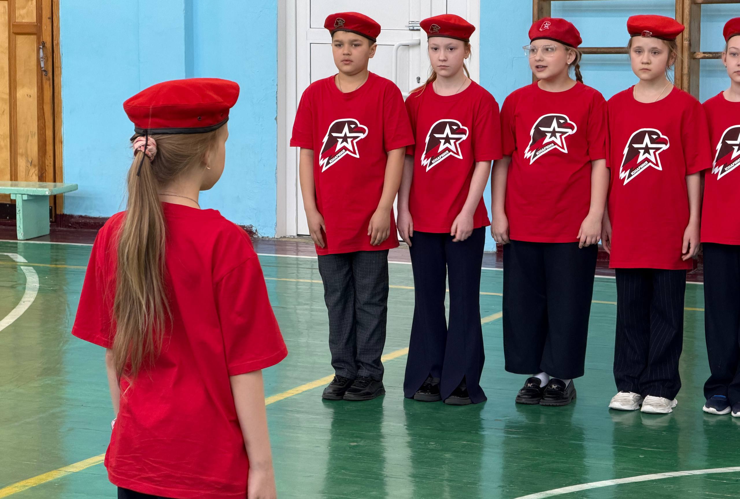 В Магадане в преддверии Дня защитника Отечества полицейские и общественники приняли участие в проведении смотра песни и строя В Магадане в преддверии Дня защитника Отечества полицейские и общественники приняли участие в проведении смотра песни и строя