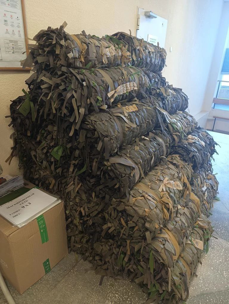 Более 400 маскировочных сетей сплели энергетики Магаданской ТЭЦ Более 400 маскировочных сетей сплели энергетики Магаданской ТЭЦ