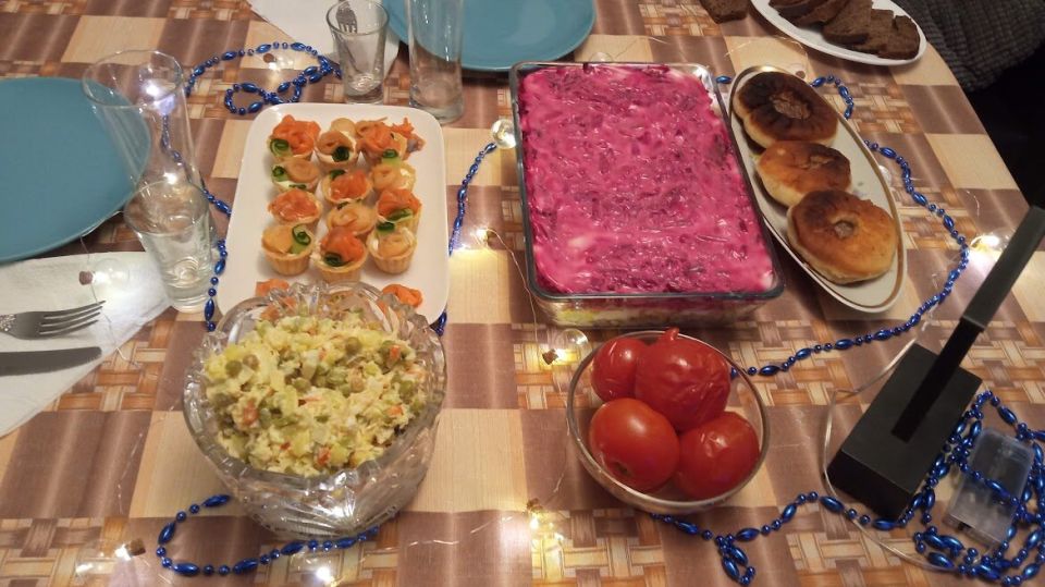 Как справиться с нахлебниками на застолье: полезные советы