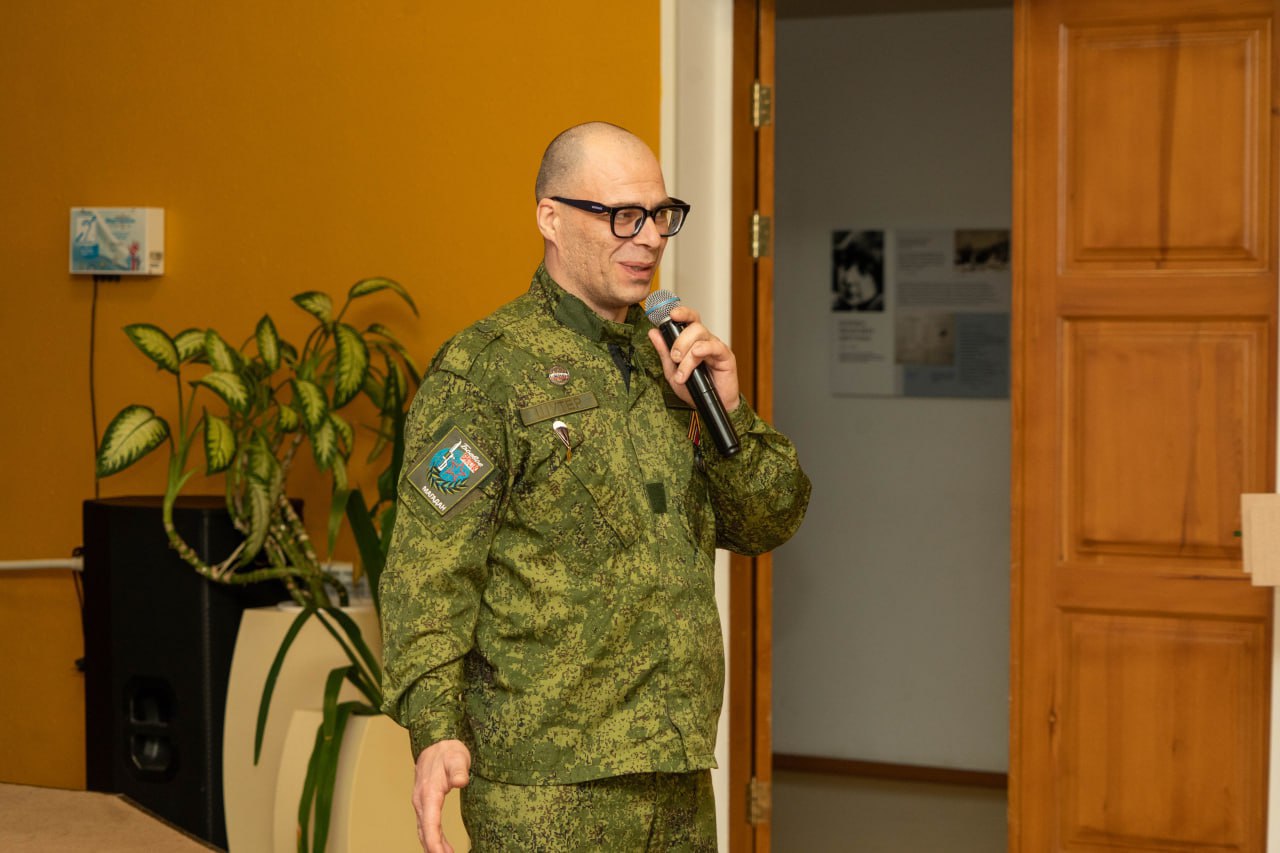 Патриотический сборник «Победа. Связь времен и поколений» презентовали в Магадане Патриотический сборник «Победа. Связь времен и поколений» презентовали в Магадане