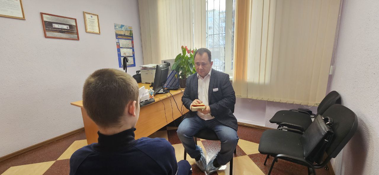 Встретился с ребятами, помещенными в «Центр временного содержания несовершеннолетних правонарушителей» Встретился с ребятами, помещенными в «Центр временного содержания несовершеннолетних правонарушителей»