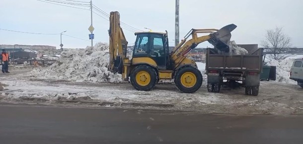 В четверг, 26 февраля водителей просят быть внимательными и не препятствовать работе техники на улицах Транспортной, Речной и Колымском шоссе