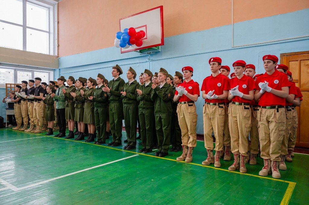 В областном центре прошел городской конкурс песни и строя В областном центре прошел городской конкурс песни и строя