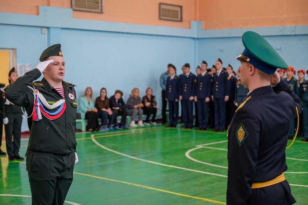 В областном центре прошел городской конкурс песни и строя В областном центре прошел городской конкурс песни и строя