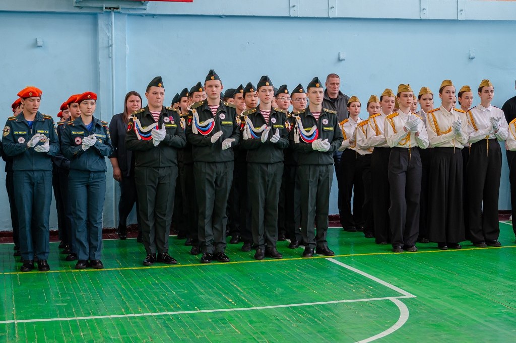 В областном центре прошел городской конкурс песни и строя В областном центре прошел городской конкурс песни и строя