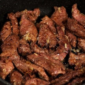 Как приготовить идеальную говяжью печень: нежный рецепт, который порадует