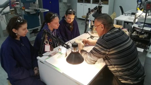 ���� ����������: ������ ����� � � �����, � ������� ����� ����� ������