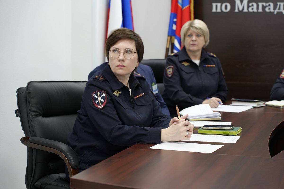 Сотрудницы органов внутренних дел Магаданской области продолжают соревноваться за звание «Краса колымской полиции» Сотрудницы органов внутренних дел Магаданской области продолжают соревноваться за звание «Краса колымской полиции»