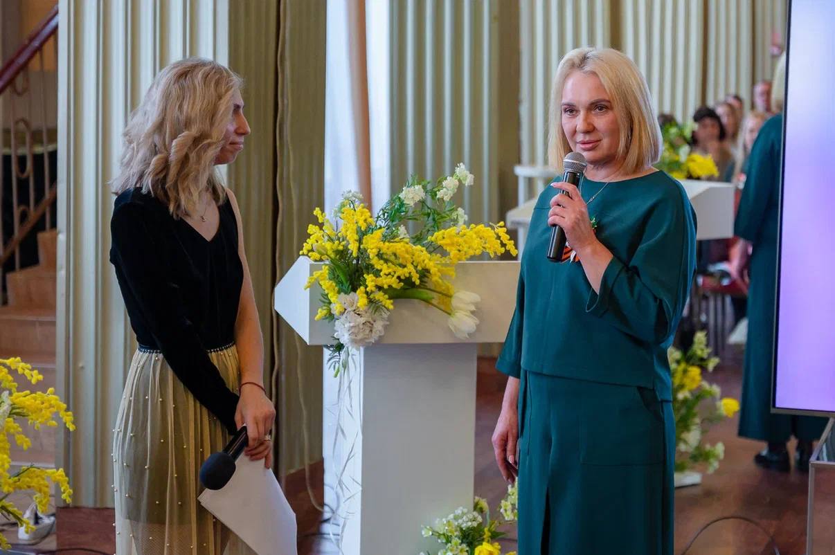 Премию «Женщиналидер на благо России» за вклад в развитие Магаданской области вручили девяти колымчанкам Премию «Женщиналидер на благо России» за вклад в развитие Магаданской области вручили девяти колымчанкам