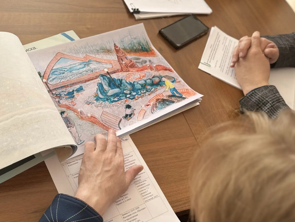 Необычные проекты новой въездной стелы представили в Магадане Необычные проекты новой въездной стелы представили в Магадане