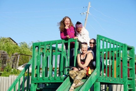 Магаданская семья превратила дачу в настоящее место силы