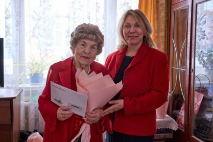 ��������� ���� �������� �������� �������� 100-������ ������ � ����������� �������