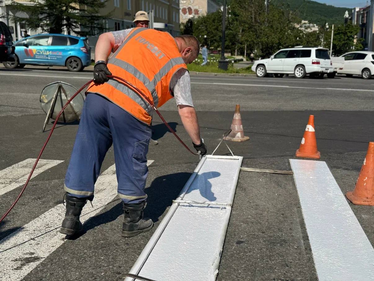 Лариса Поликанова: От всего сердца поздравляю работников сферы жилищнокоммунального хозяйства и бытового обслуживания населения с профессиональным праздником! Лариса Поликанова: От всего сердца поздравляю работников сферы жилищнокоммунального хозяйства и бытового обслуживания населения с профессиональным праздником!