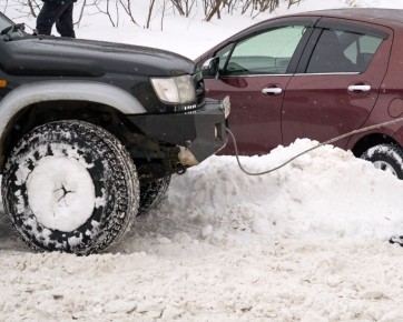 На уборку снега в магаданских дворах дополнительно направили 18 млн рублей