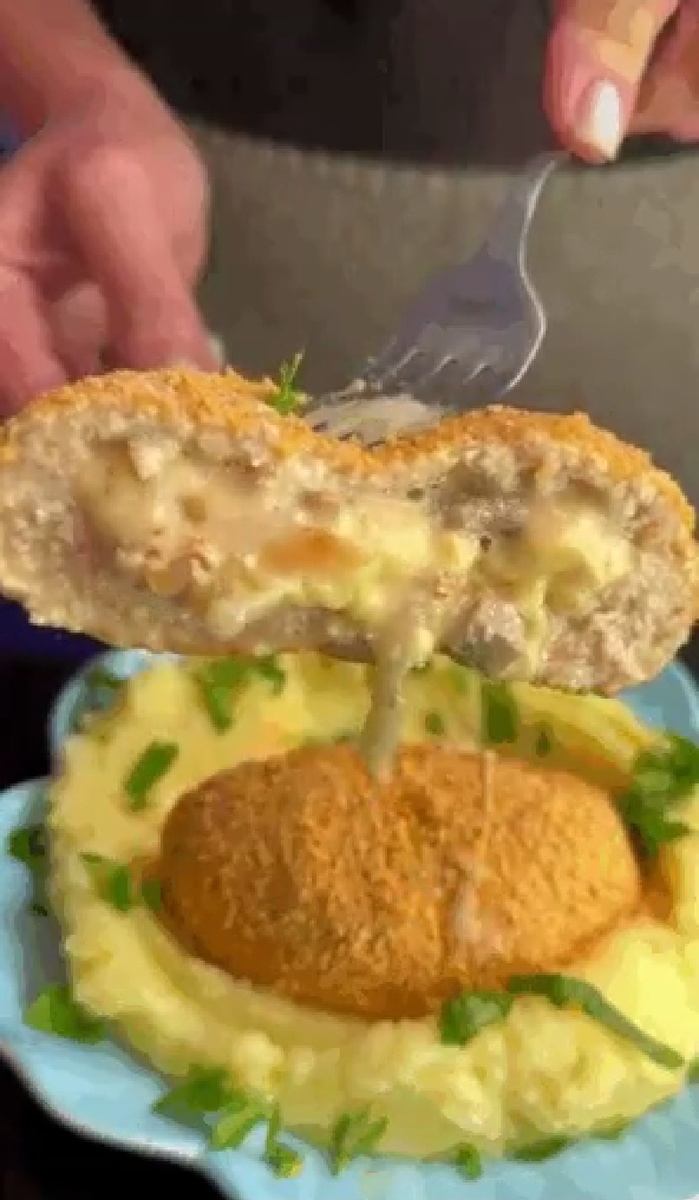 Кулинарные бомбочки: новый взгляд на любимые закуски с курицей и грибами