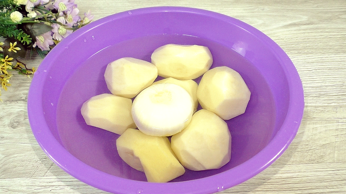 Как изменить привычный ужин: эксклюзивный рецепт жареного картофеля с кальмарами