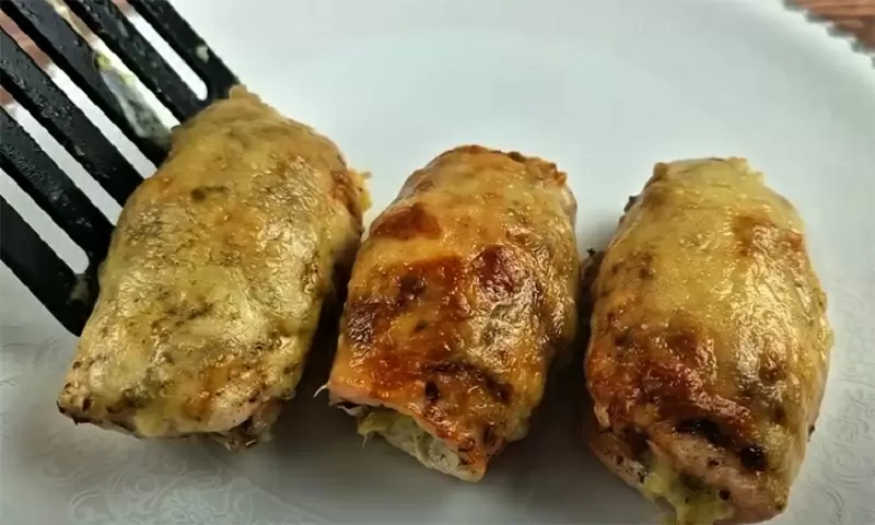 Куриная грудка по-новому: сочные рулеты с сыром и картофелем для уютного ужина