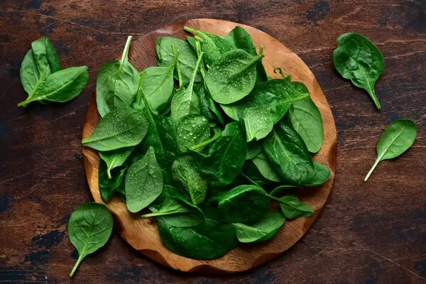 Шпинат под угрозой: врач раскрыл возможные риски для здоровья