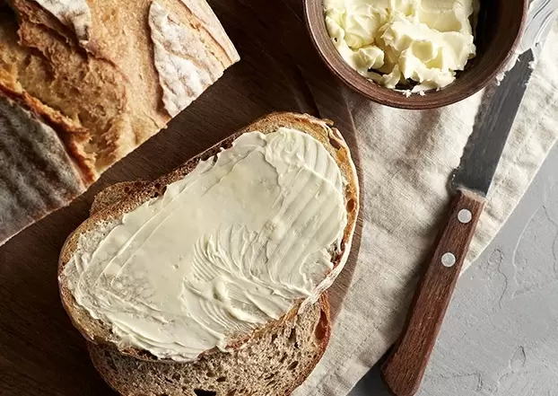 Как отличить истинное масло от спреда: важные советы для покупателя