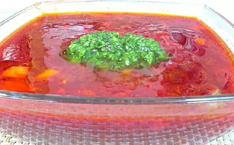 Свекольник на лето: быстрое и освежающее блюдо для знойных дней