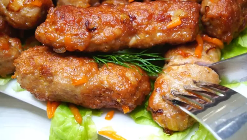 Чевапчичи: вкусные колбаски, которые соберут всех за столом