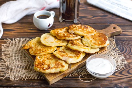 Новый хит на кухне: оладьи с беконом и чеддером