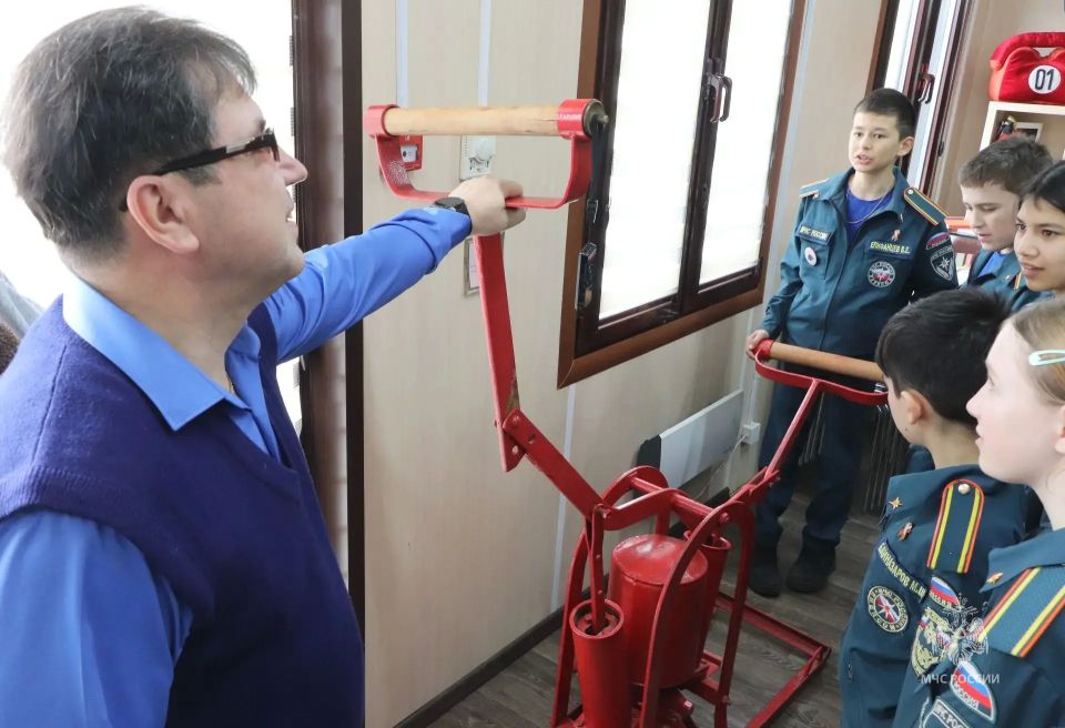 Через годы, сквозь огонь и воду: в Магадане открылась выставка об истории пожарной охраны Колымы Через годы, сквозь огонь и воду: в Магадане открылась выставка об истории пожарной охраны Колымы