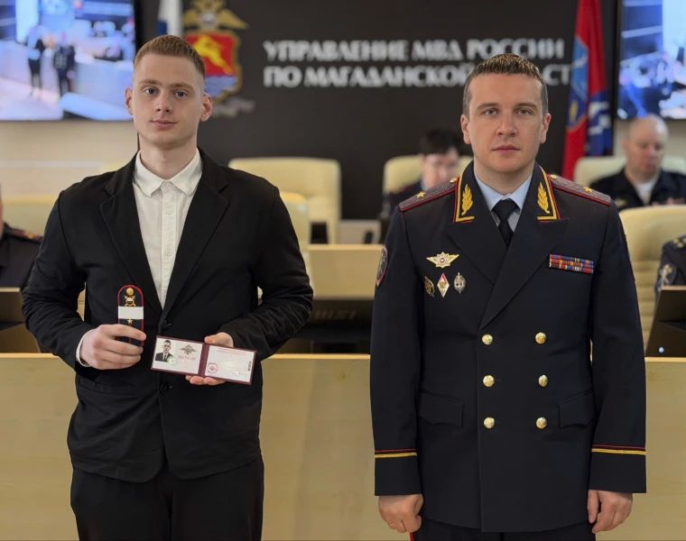 В УМВД России по Магаданской области вручили первые погоны сотрудникам структурных подразделений В УМВД России по Магаданской области вручили первые погоны сотрудникам структурных подразделений