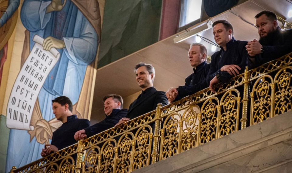 Знаменитый Хор мужского Сретенского монастыря впервые выступил в Магадане Знаменитый Хор мужского Сретенского монастыря впервые выступил в Магадане
